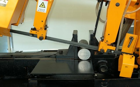 宜黄数控带锯床自动送料精度会出现偏差吗？